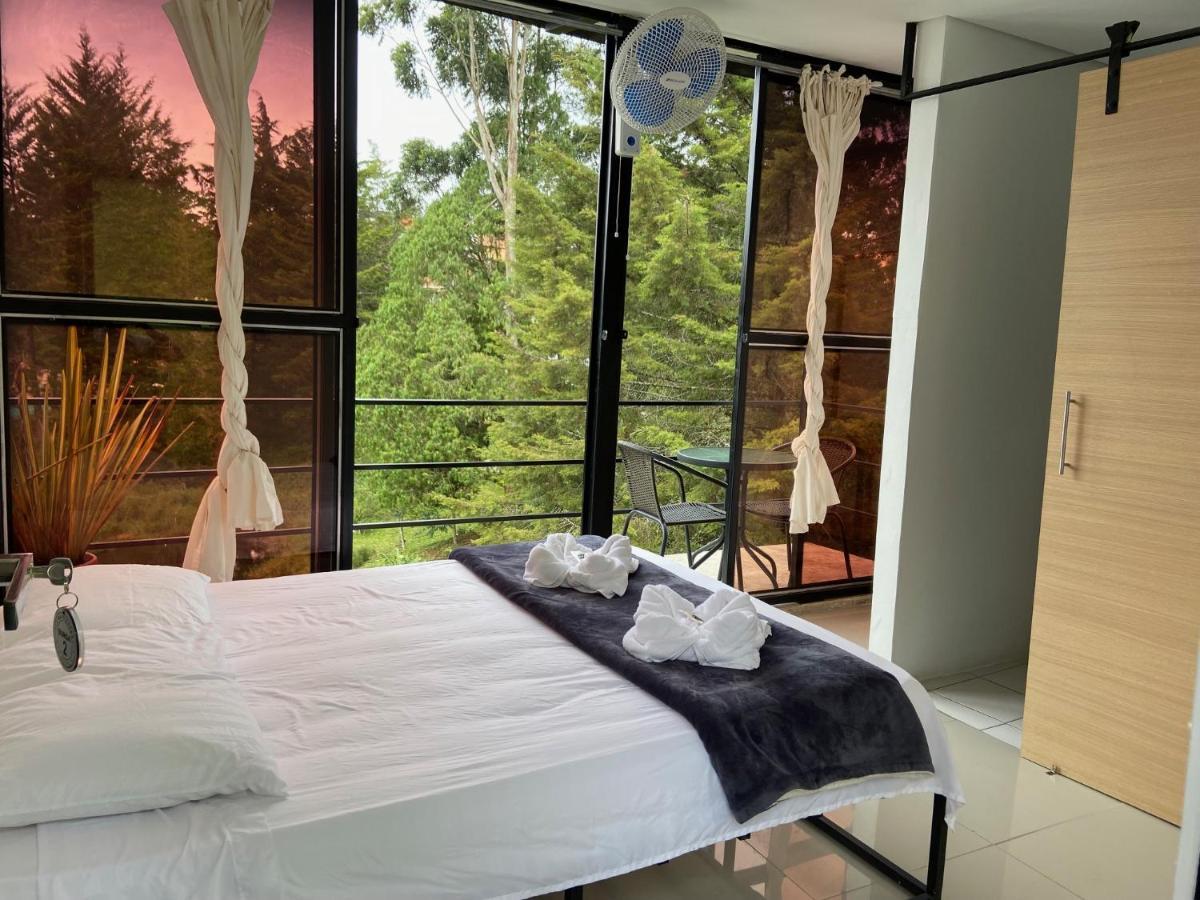 La Madriguera Hotel Guatape Bagian luar foto