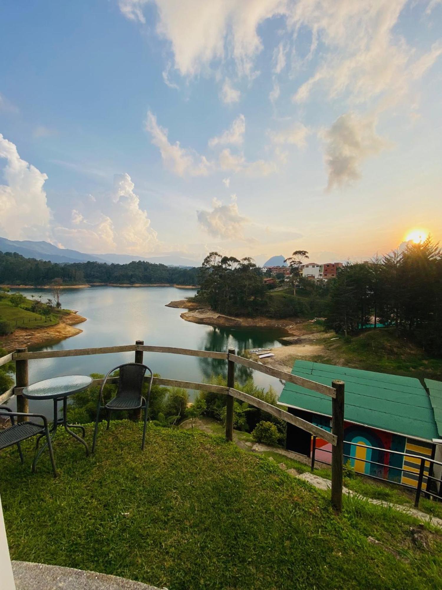 La Madriguera Hotel Guatape Bagian luar foto