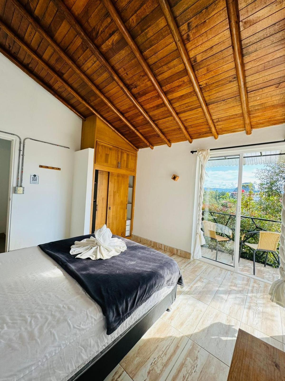 La Madriguera Hotel Guatape Bagian luar foto