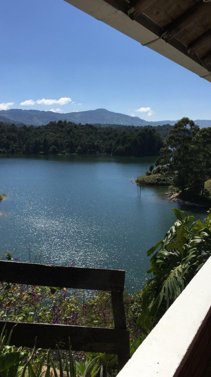 La Madriguera Hotel Guatape Bagian luar foto